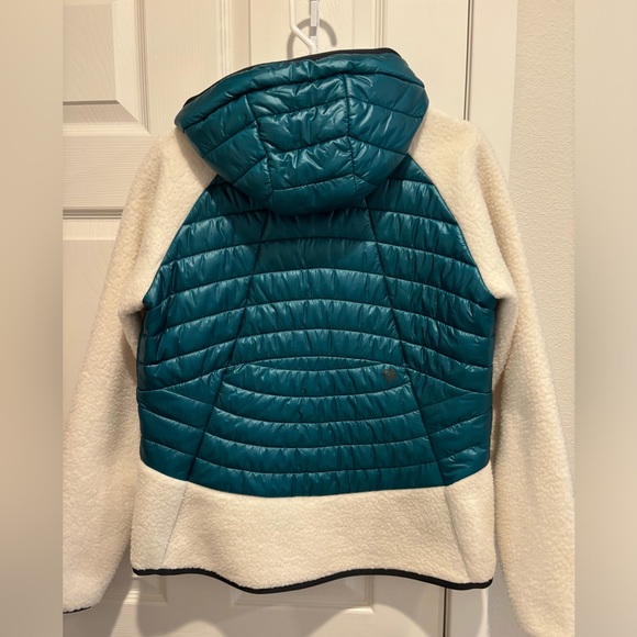 Mountain Hardwear hybrid hoodie, teal puffer jacket with white sherpa sleeves - Picture 5 of 5